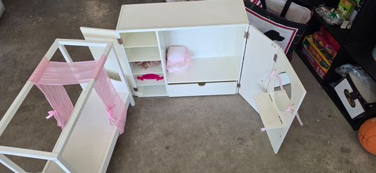 Doll bed & dresser