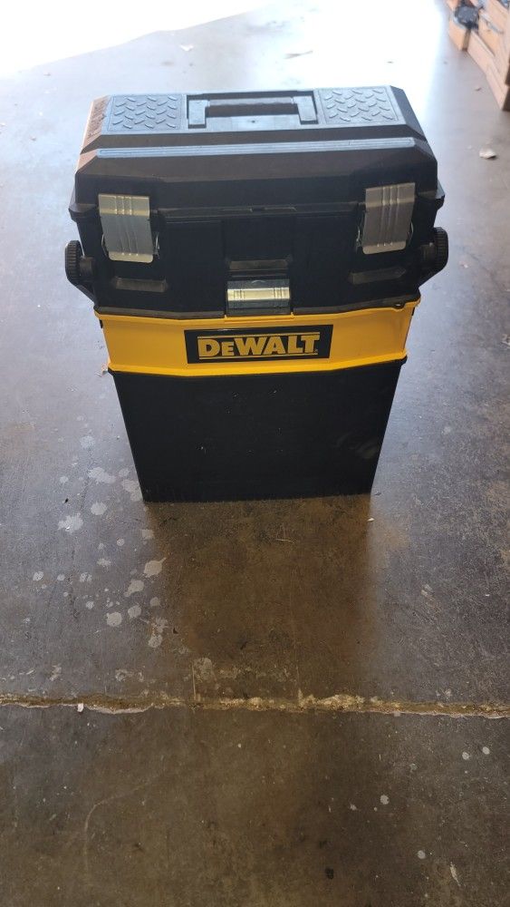 16" 4-in-1 Cantilever Tool Box Mobile Work Center