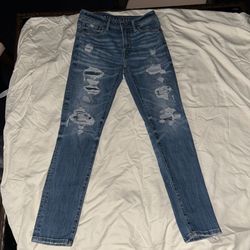 American eagle blue ripped jeans 