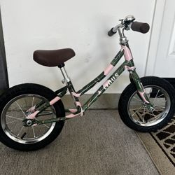 🌴 **Rare Beverly Hills Hotel Bungalows Linus Balance Bike – $225 OBO**
