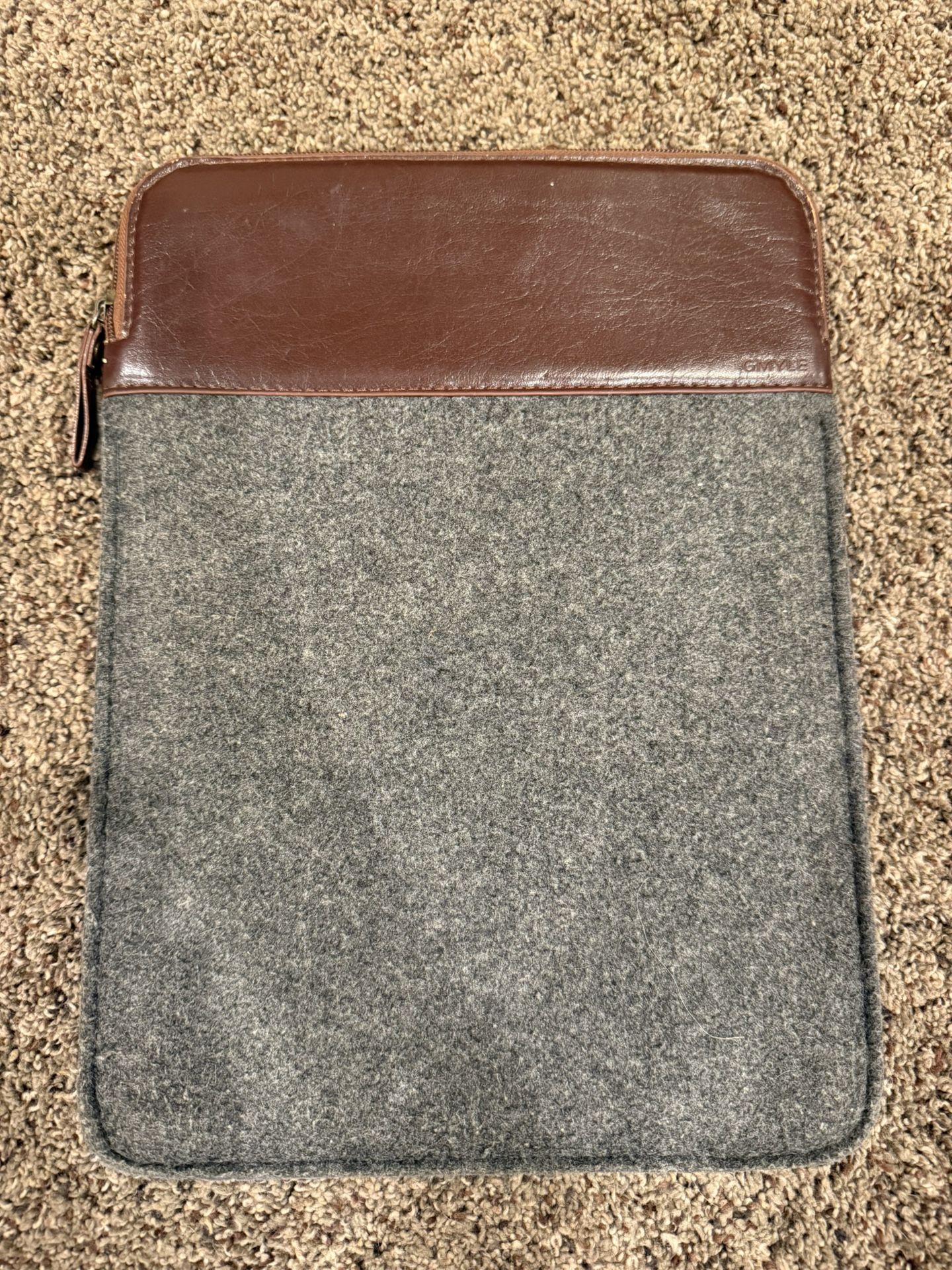 GMYLE Laptop Case; Felt laptop case with leather detailing 