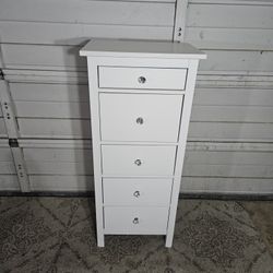 5-Drawer Dresser, Good Conditions 👍, White Color, Measurement: W 22.5" × D 15.5" × H 51.5"