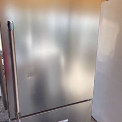 BEKO 30” Freezer Bottom  Stainless Steel Refrigerator 