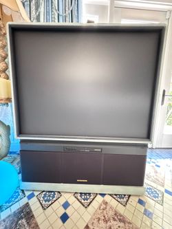 Hitachi UltraVision projection TV (Free)