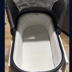 Uppa Baby Vista Bassinet 