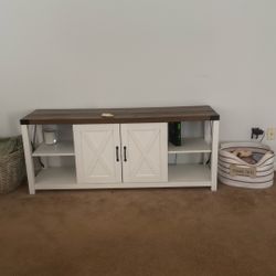 Farmhouse Tv Stand 