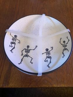 Set Of 4 Dancing Skeletons 6” Goth Whimsygoth Lunch Or Appetizer Plates Brand Ne 
