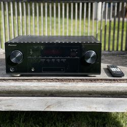 Pioneer VSX-821-K Audio/Video Receiver w/remote. works. used $75