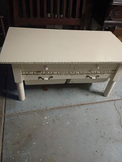 Coffee table pot belly style