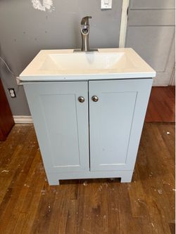 Bathroom vanity with sink