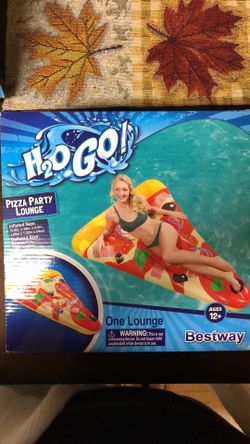 Pizza shaped pool lounge brand new