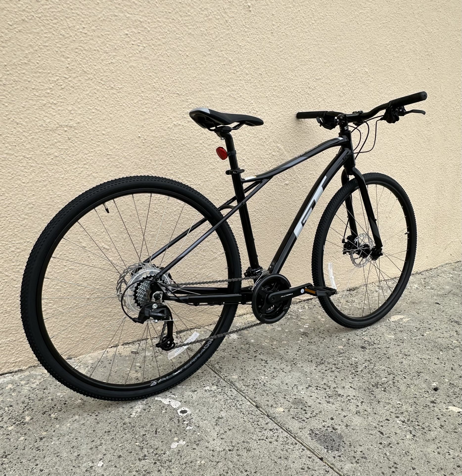 Brand New GT Transeo Sport Hybrid Bike 30 OFF for Sale in Los Angeles CA OfferUp