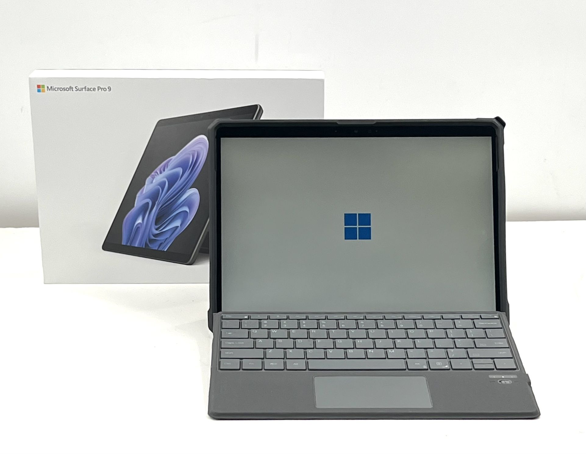 Microsoft Surface Pro 9 –