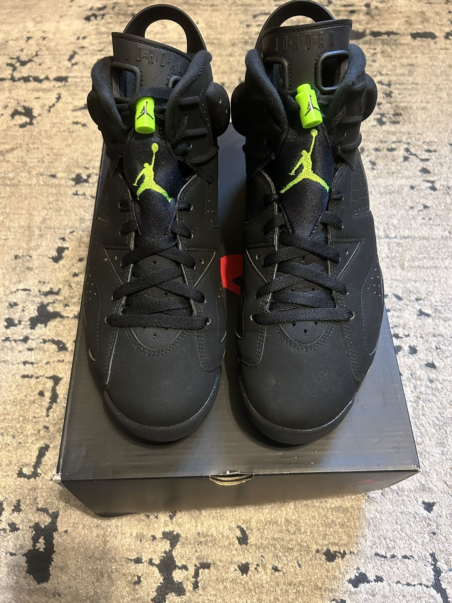 Jordan 6 Electric Green ( Size 10.5)
