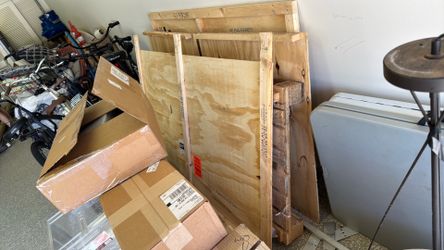 FREE Wooden Crate Pieces