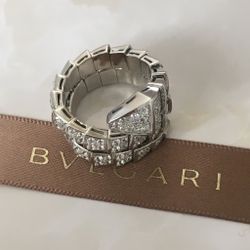 Women's 750 White Gold Diamond Ring