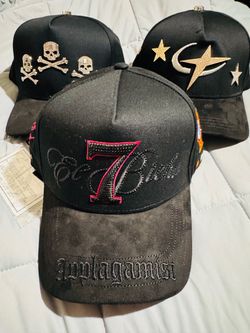Vendo gorras a 35 por unidad y 60 si te llevas  más de dos