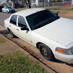 Ford Crown Victoria 
