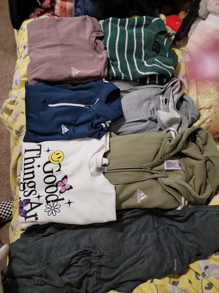 Womens Lot Of Clothing Tops Only