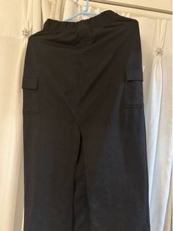 Ladies skirt black color casual style