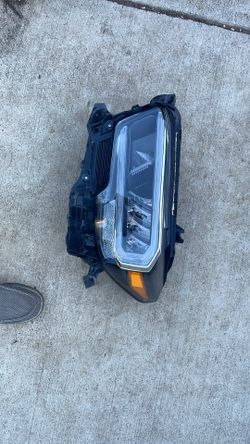 2019 -2022 Toyota Tacoma Left Headlight