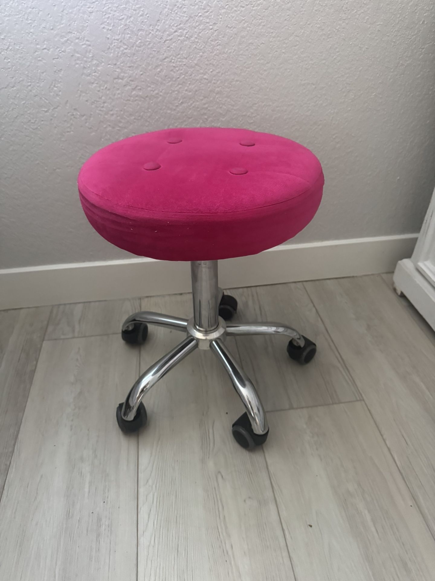 Hot Pink Rolling Chair💞