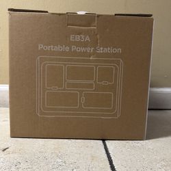 Bluetti (eb3a) 600W Inverter & 4patriot 100W Solar Panel $250