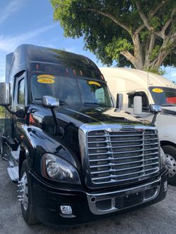 2016 Freightliner Cascadia! FINANCING AVAILABLE !