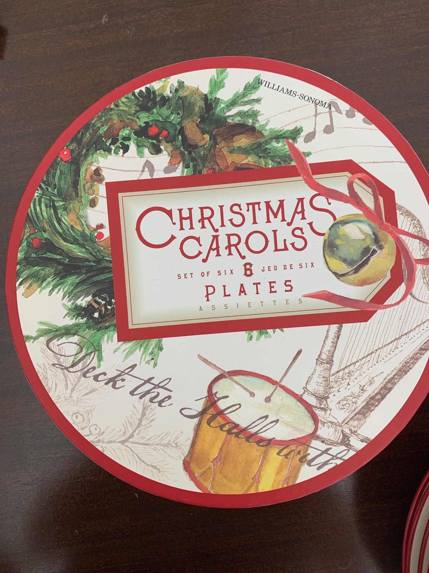 William-Sonoma Christmas Carol plates- set of six in storage box