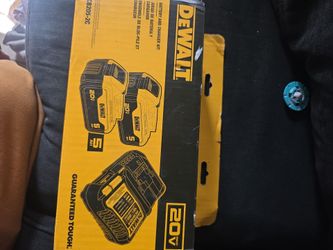 DeWalt 20 volt 5 amp batteries and charger