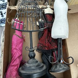 5-Cute Necklace Stands