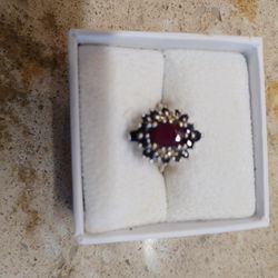 Vintage Renaissance Style GARNET Ring