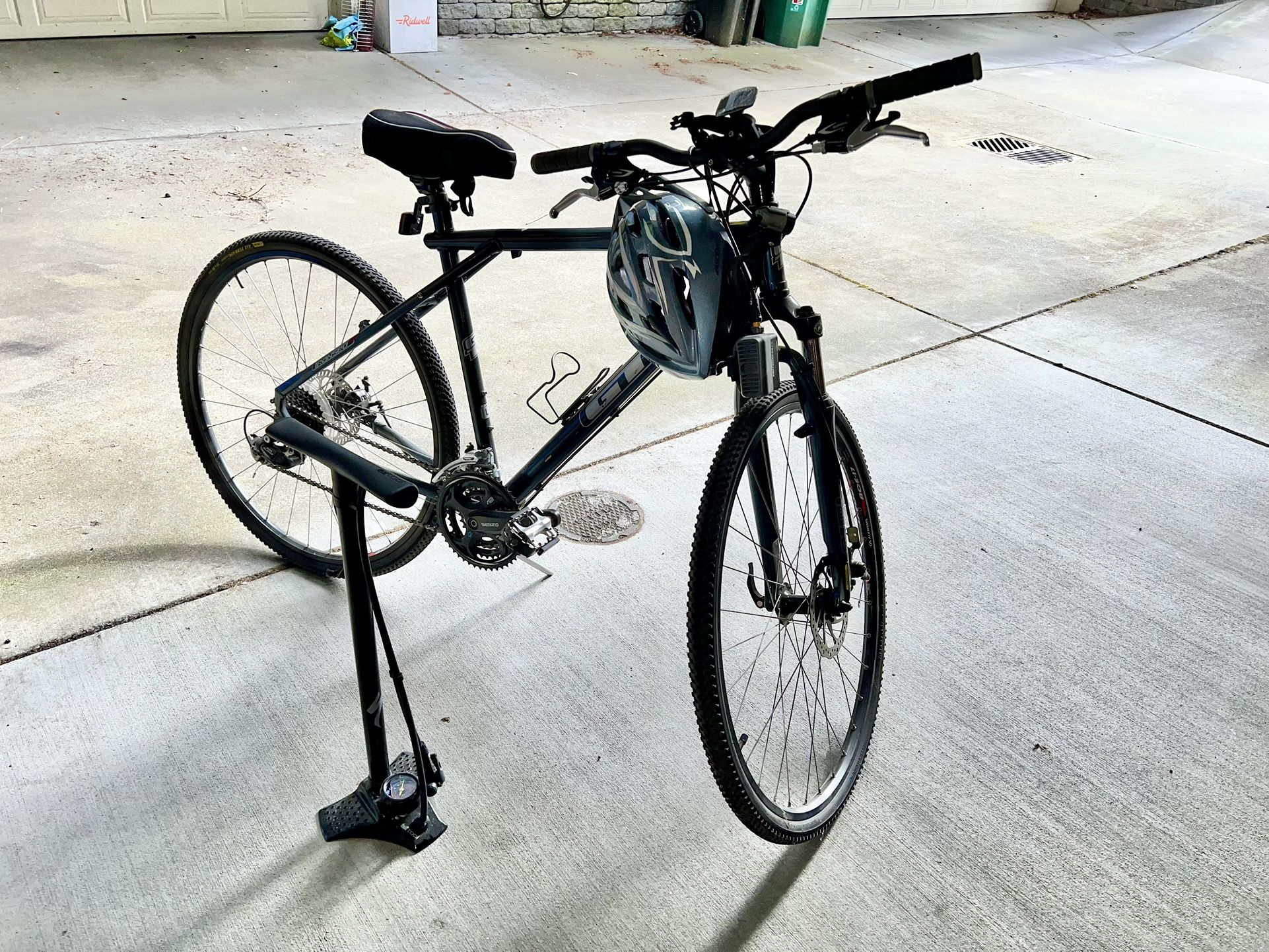 Hybrid bike: City and Mountain