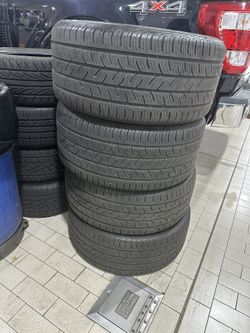 SET OF 4 USED TIRES 255/45R19 And 285/40R19 STAGGERED