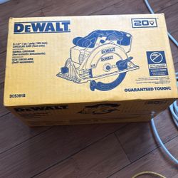 Dewalt Saw 