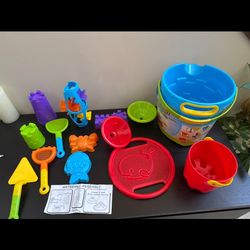 14 piece Bucket Play set 