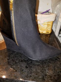 Sz7 boots new condition wedge