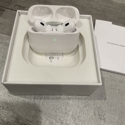 AirPods Pro 2nd Generation with MagSafe Wireless Charging Case - White