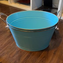 “Oval Galvanized Party Tub”. Baby Blue!”