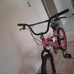 20"GIRLS OUTCAST BIKE ...HOT Pink & Purpe...Like New