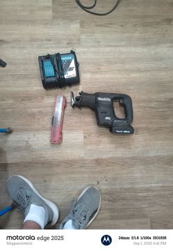 Makita saw saw