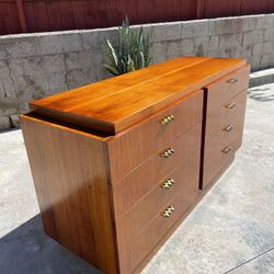 Mid Century Modern American of Martinsville Dresser 1951