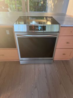 Frigidaire Induction Range & 30” Vent
