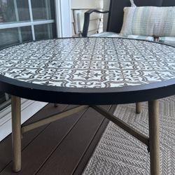 Indoor/Outdoor Coffee Table 