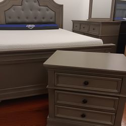 *Spring Sale Event!!!*---Sophisticated Frisco Queen/King Bedroom Sets---From $599!!!---Delivery And Financing👍