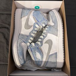 Jordan 1 Hyper Royals