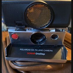 VINTAGE POLAROID SX-70 CAMERA