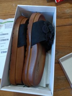 Sandles