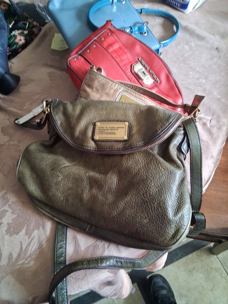 5 Lether Purses $20 Ech Or $80