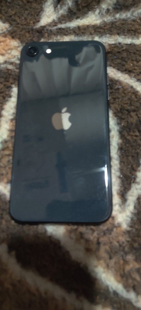 IPhone - SE 2nd Gen - Unlocked 100% Battery